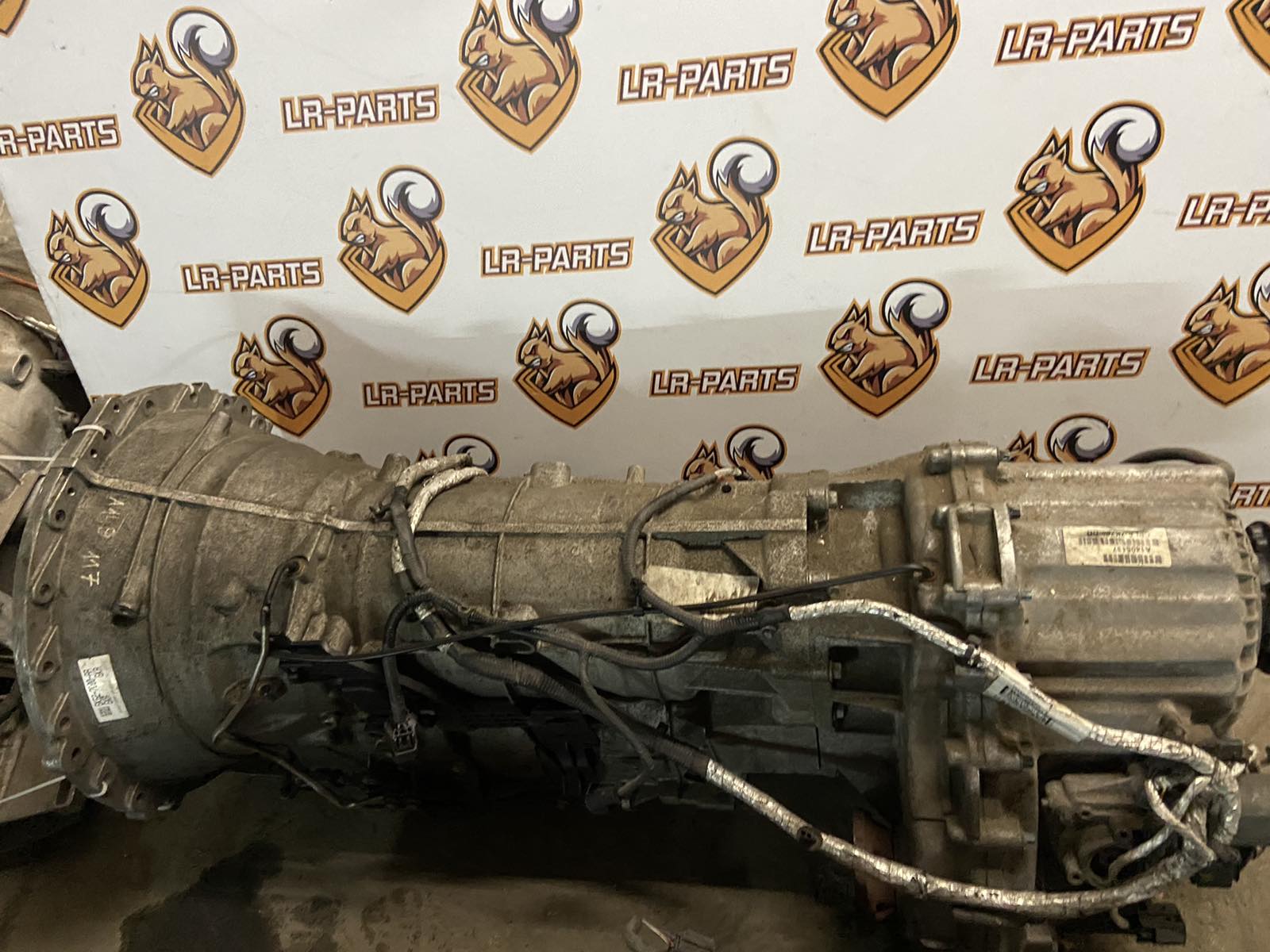 LR075290 AUTOMATIC TRANSMISSION 8-speed ZF 8HP70 4WD RANGE ROVER SPORT L494 13- Used cost 950 € in stock 1 pcs.