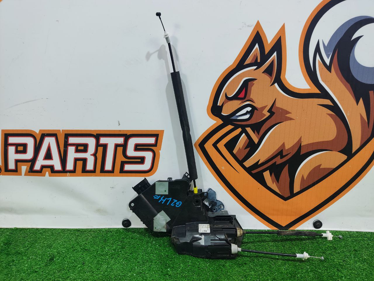 LR078730 Front left door lock Land Rover Discovery Sport L550 Used - Image 12