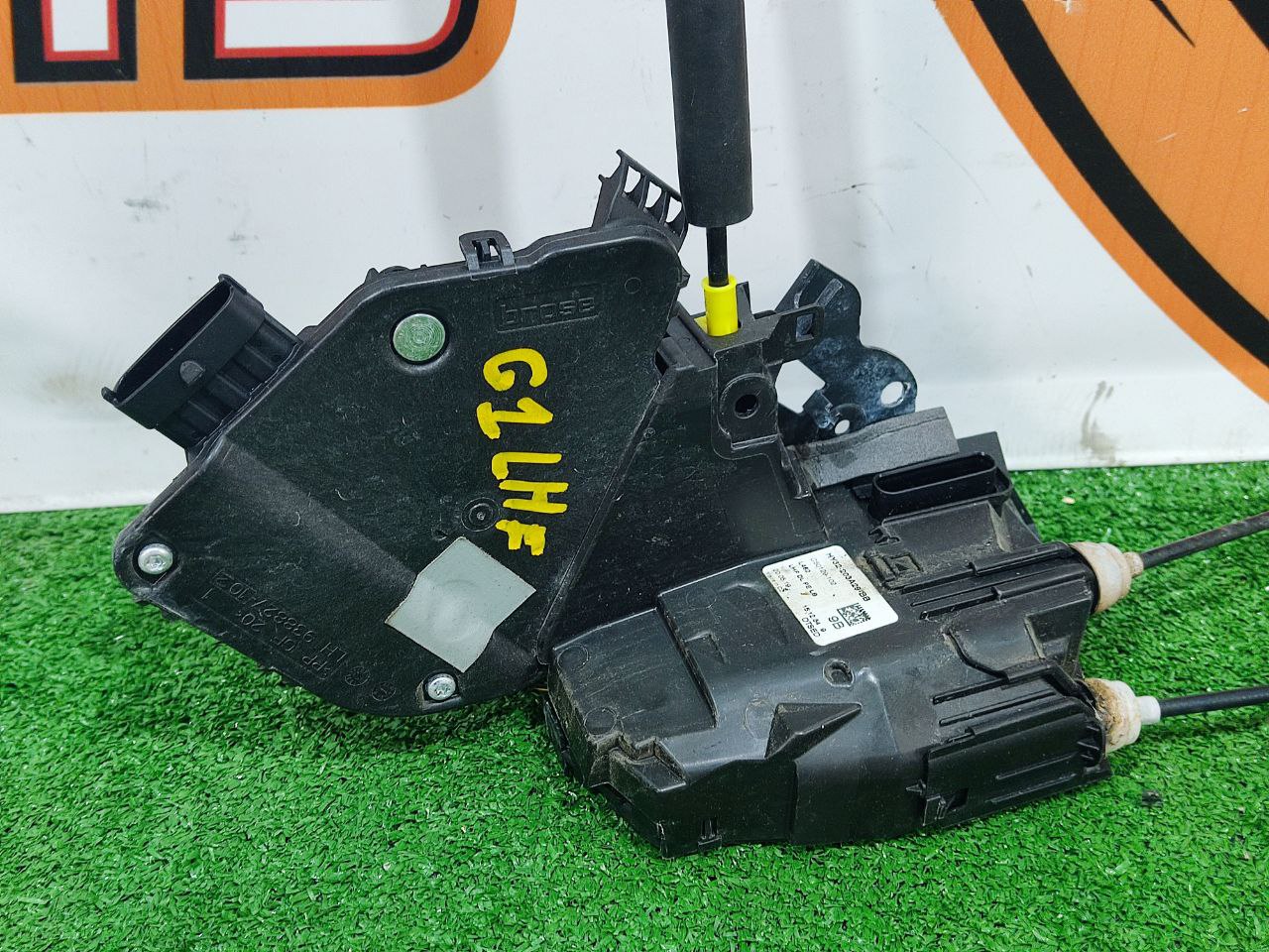 LR078730 Front left door lock Land Rover Discovery Sport L550 Used cost 80 € in stock 1 pcs.