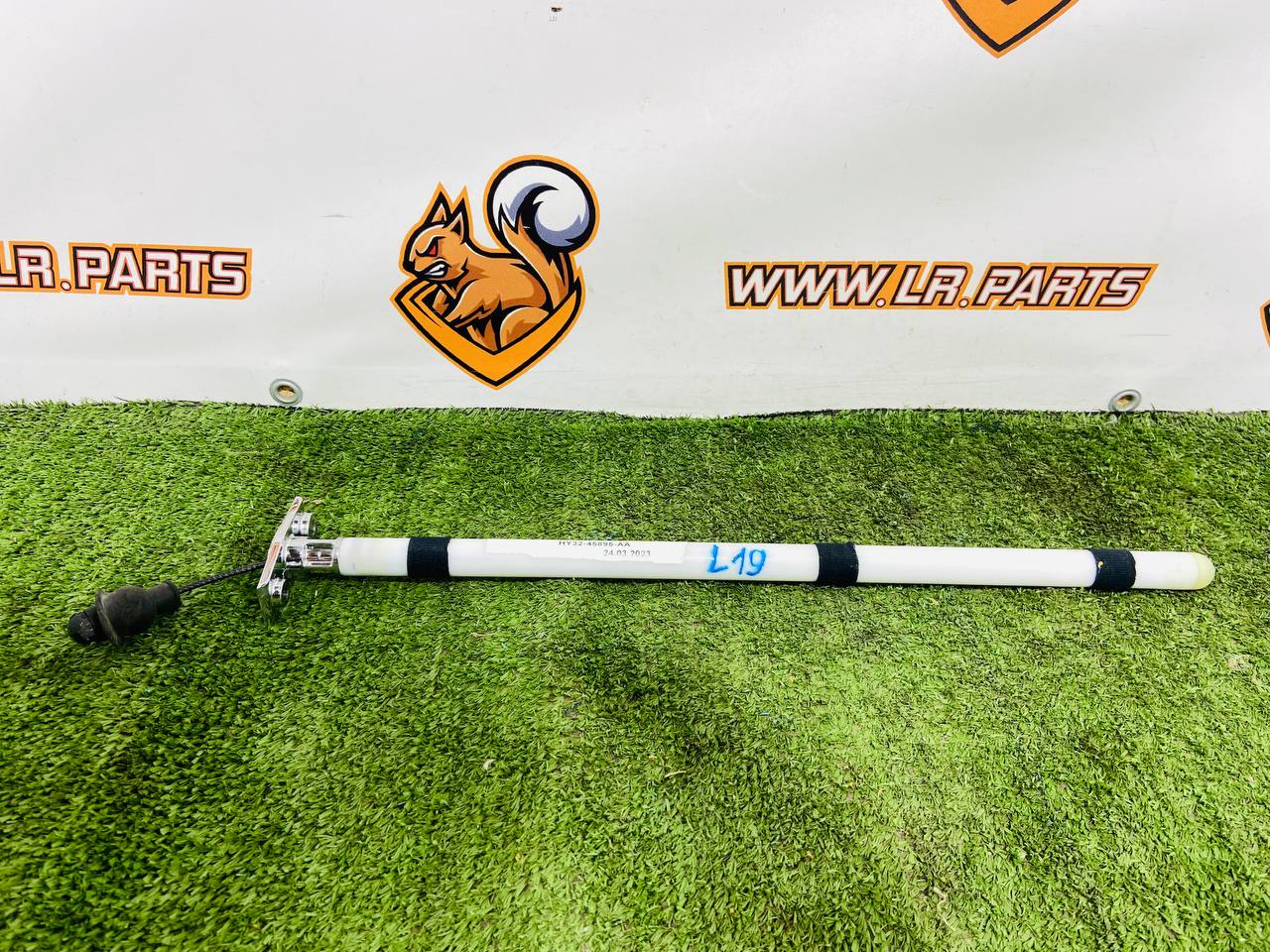 LR082849 Right tensioner of sliding floor cable in the trunk for Land Rover Discovery 5 L462 (2017-) Used cost € in stock 1 pcs.