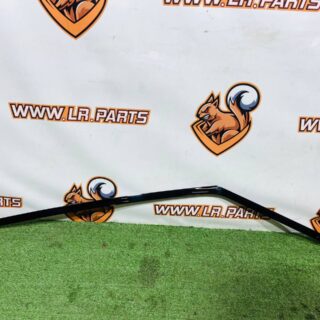 LR082896 Front left upper door molding Land Rover Discovery 5 L462 (2017-) Used cost  € in stock 1 pcs.