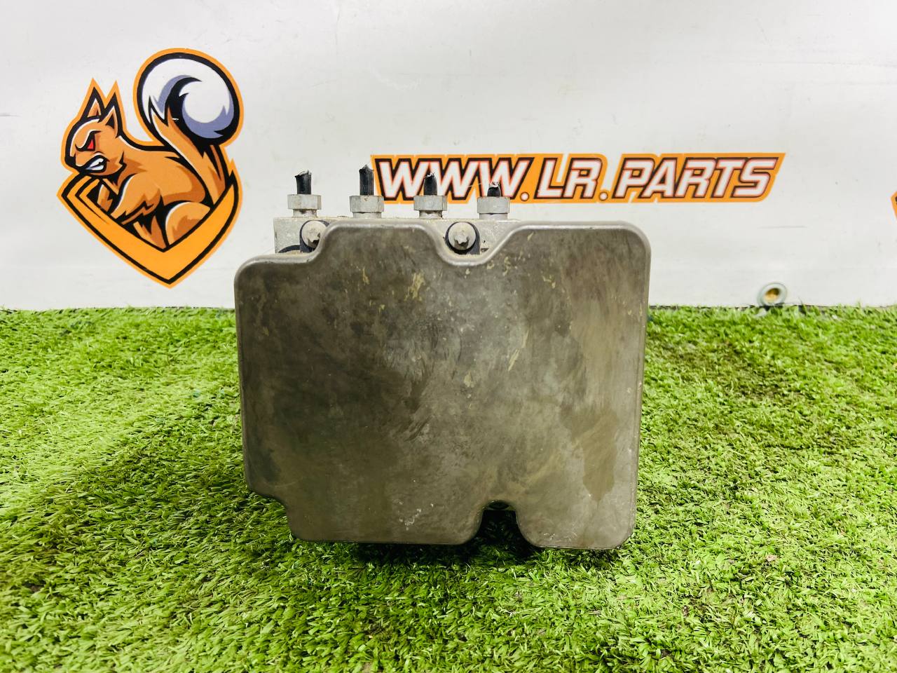 LR084890 ABS Unit Range Rover L405 (2013-2021) Used - Image 12