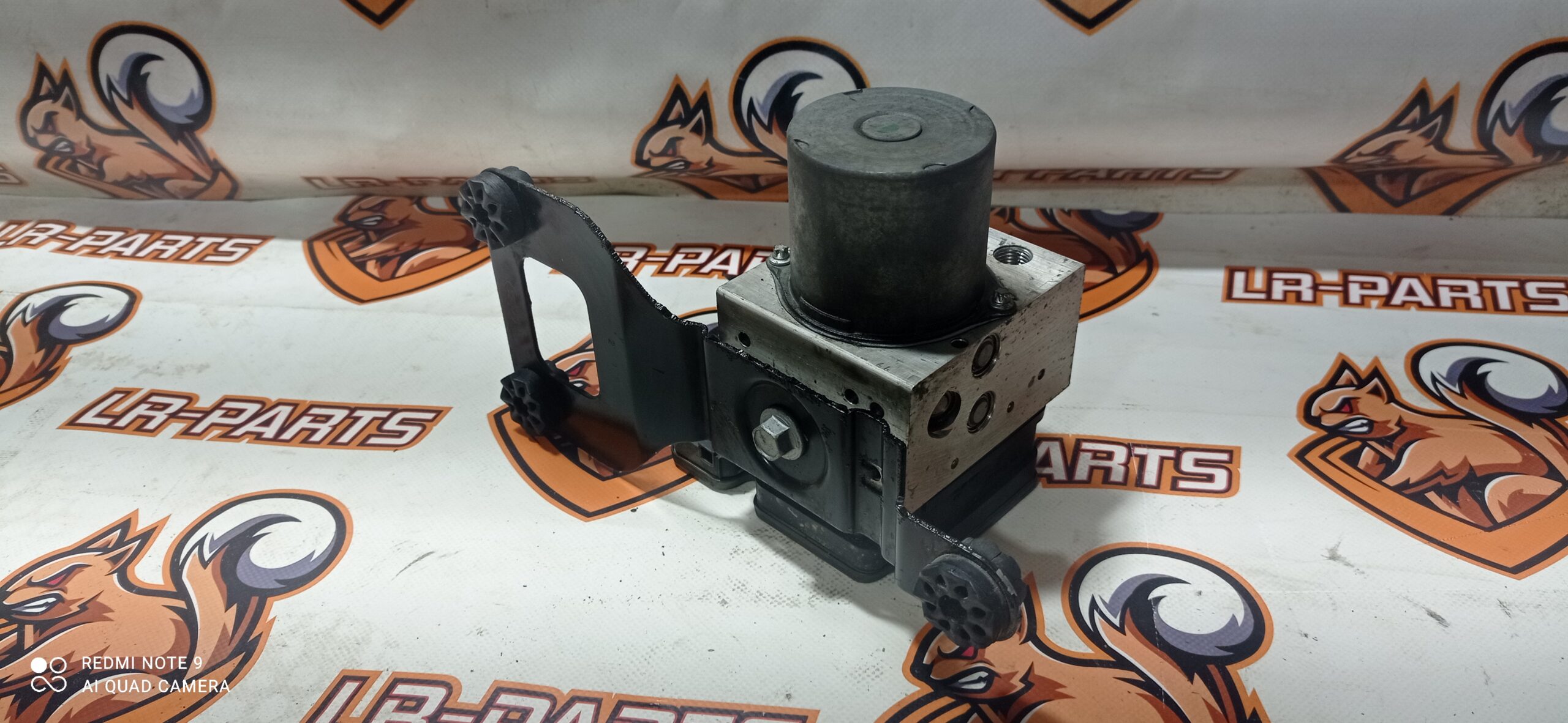 LR084890 ABS Unit Range Rover L405 (2013-2021) Used - Image 15