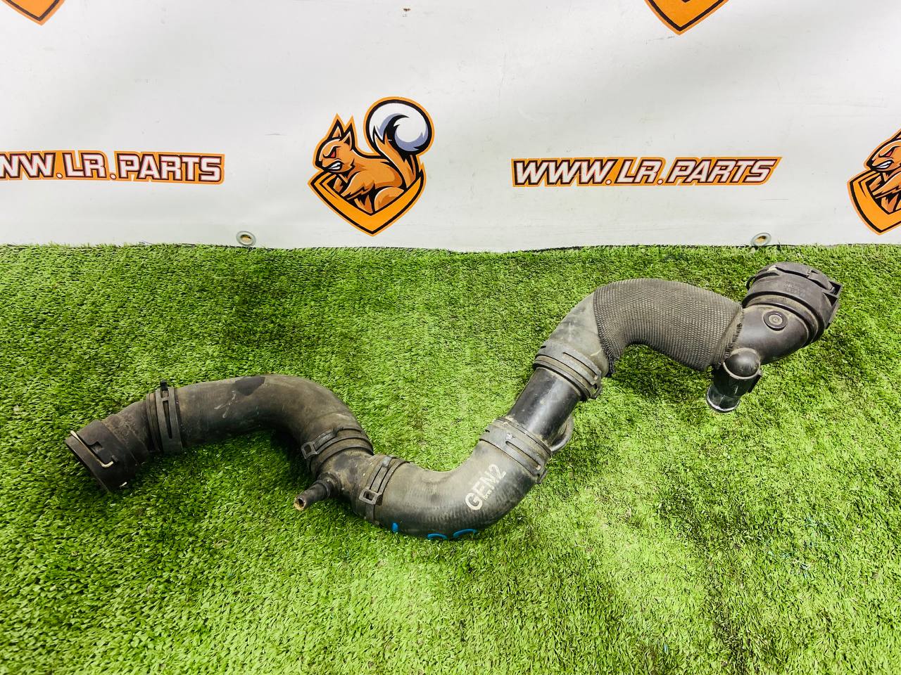 LR095226 Upper radiator pipe Range Rover Sport L494 (2013-2023) Used cost € in stock 1 pcs.