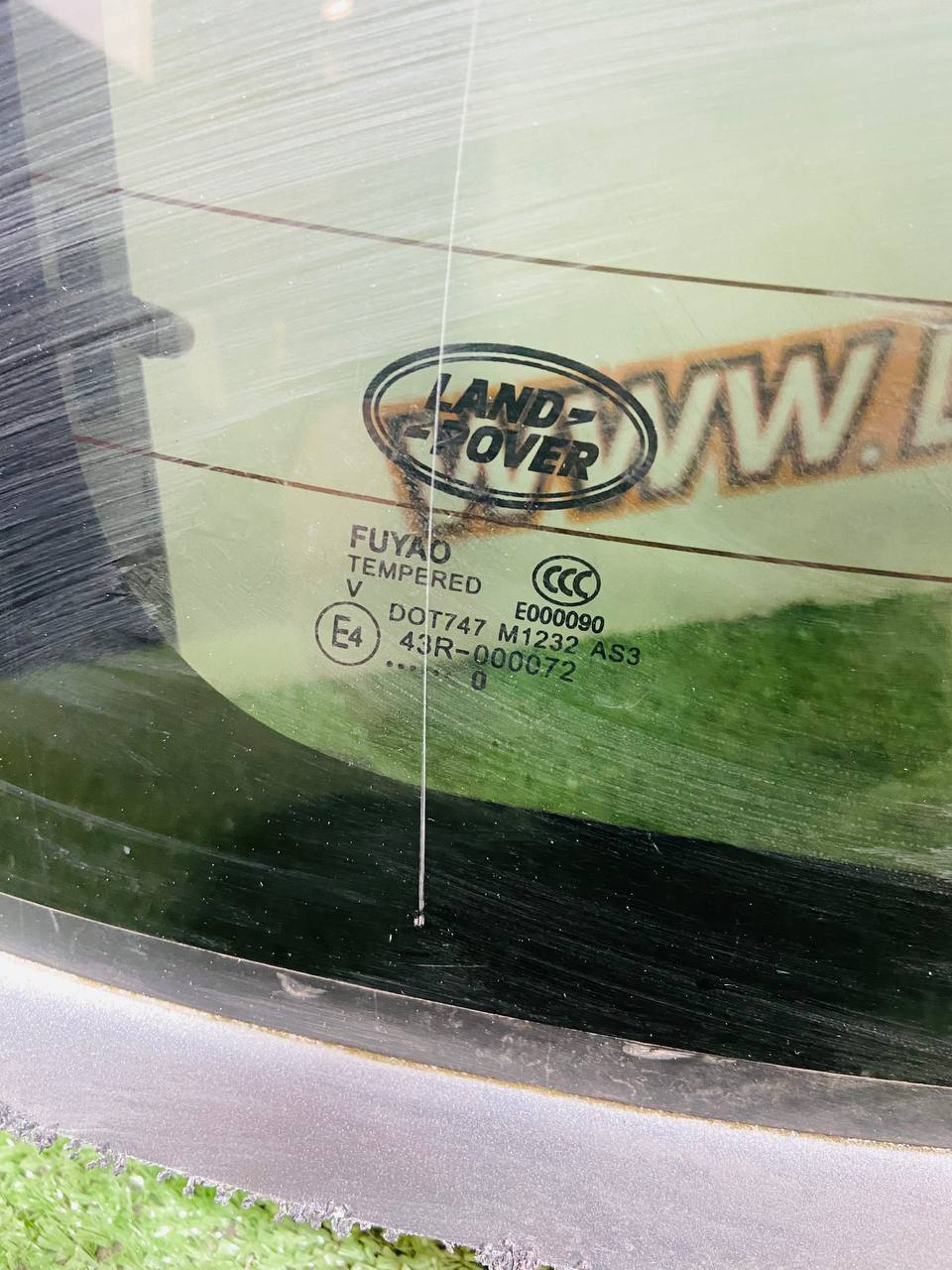 LR110352 Trunk lid Range Rover Velar L560 (2018-) Used - Image 33