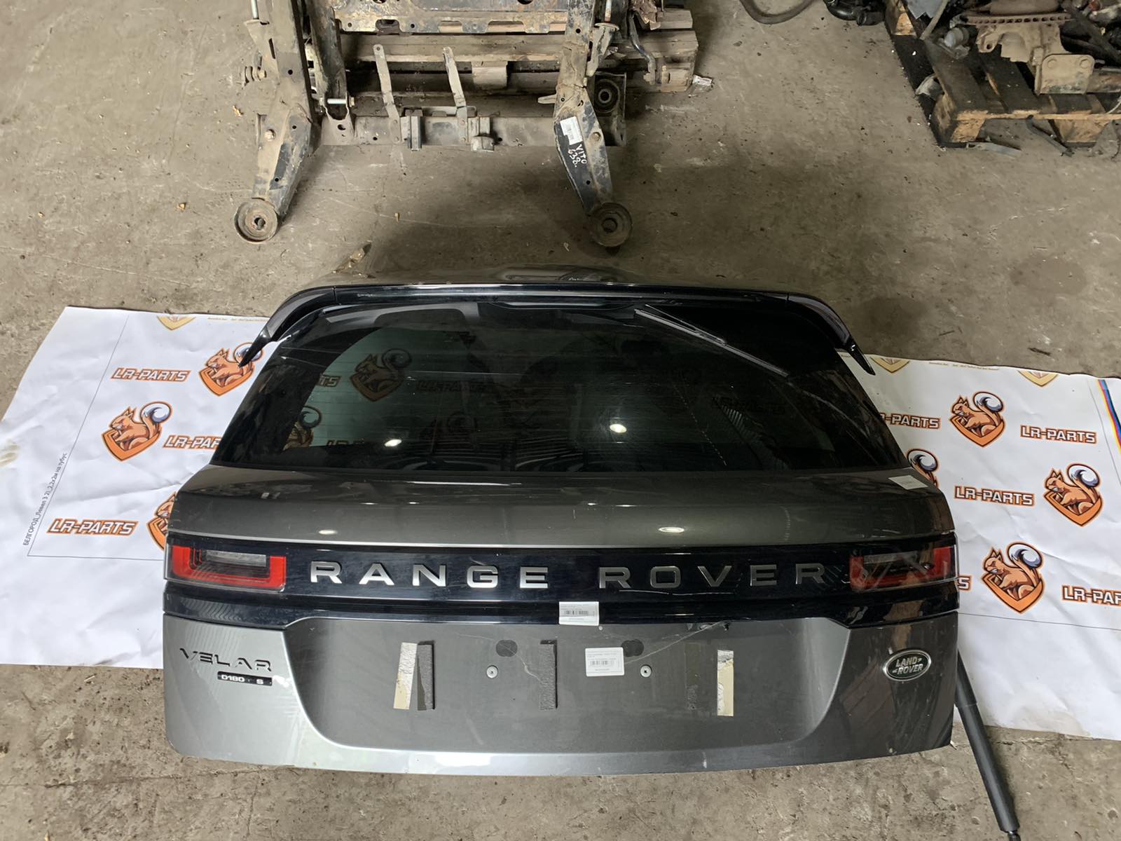 LR110352 Trunk lid Range Rover Velar L560 (2018-) Used - Image 35