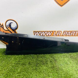 LR110783 Rear Door Trim Front Right Range Rover Velar L560 (2018-) Used cost 40 € in stock 1 pcs.
