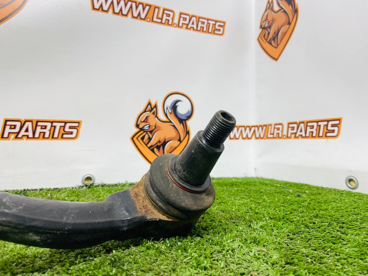 LR113307 Lever front left lower (front) Range Rover Sport L494 (2014-2022) USED cost 100 € in stock 16 pcs.