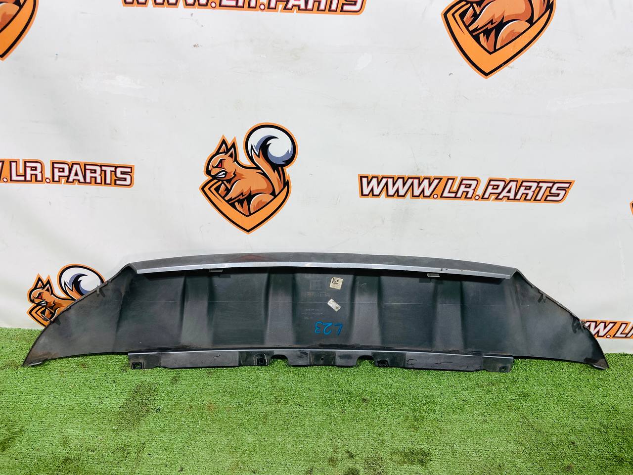 LR133276 Tow Hook Cover 2019- Land Rover Discovery Sport L550 (2015-) Used cost 100 € in stock 1 pcs.