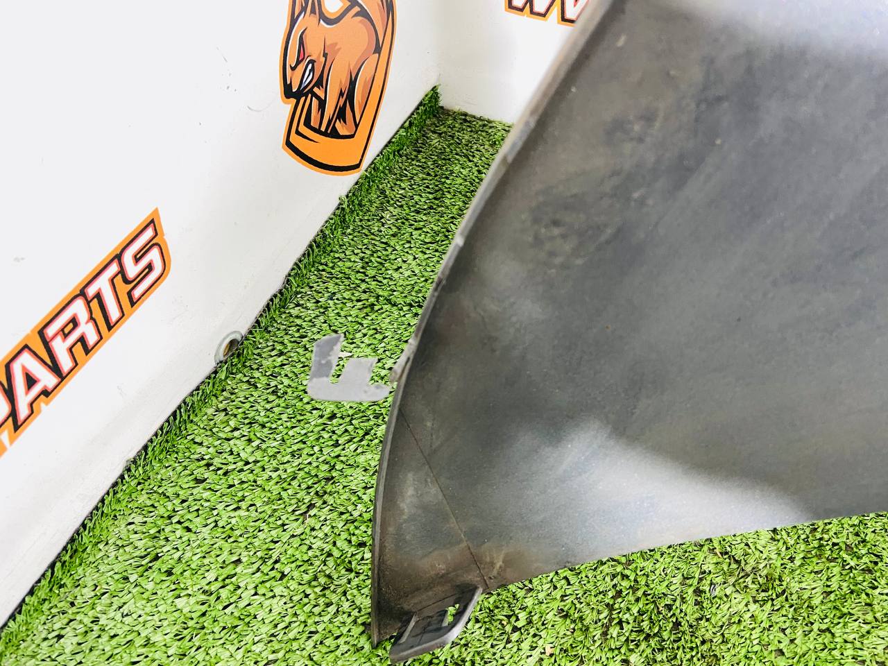 LR133276 Tow Hook Cover 2019- Land Rover Discovery Sport L550 (2015-) Used cost 100 € in stock 1 pcs.