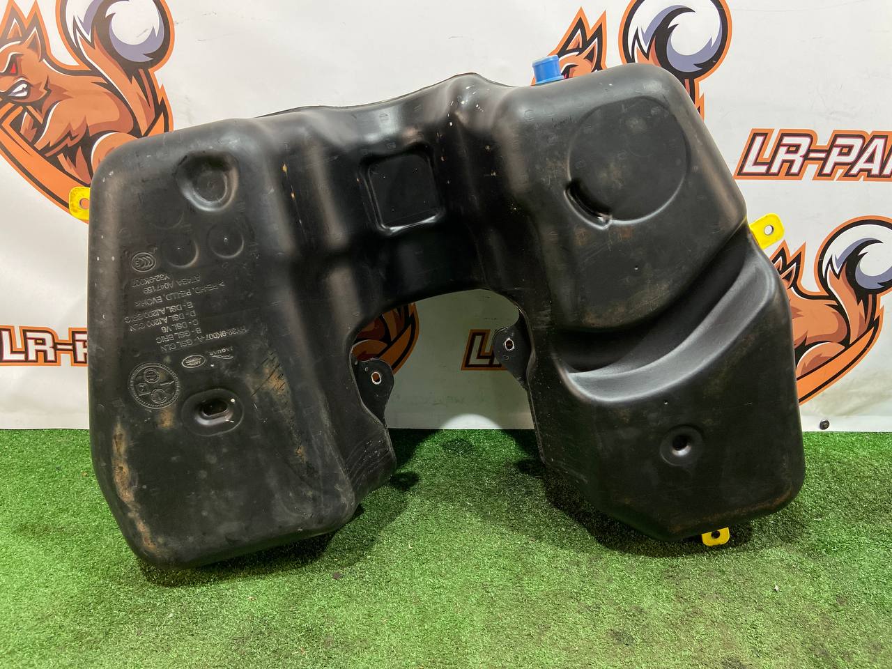 LR136781 Fuel tank Land Rover Discovery 5 Used cost 280 € in stock 1 pcs.