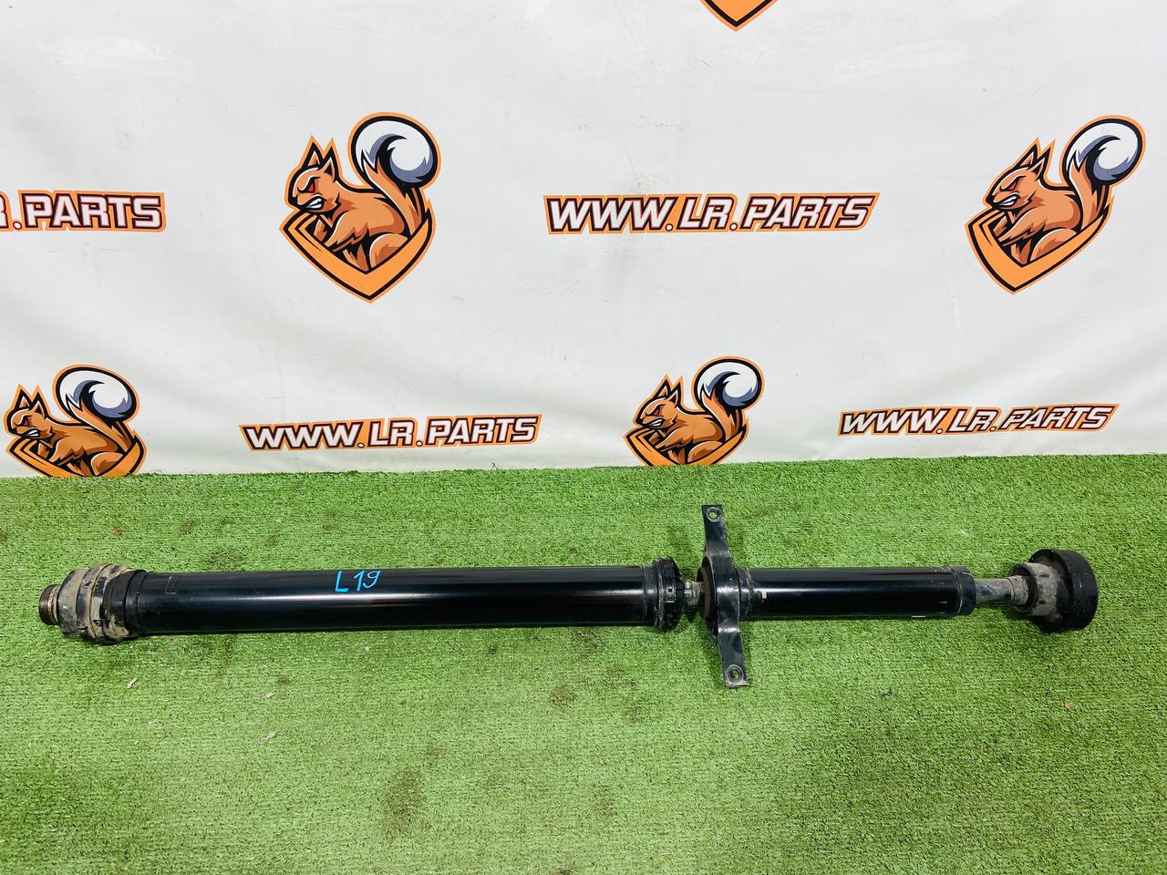 LR142250 Cardan shaft rear Land Rover Discovery 5 L462 (2017-) Used cost € in stock 1 pcs.