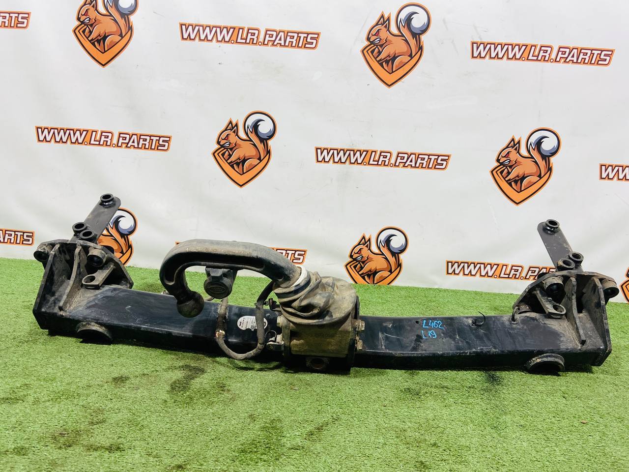 LR143303 Electric tow hitch 2021-, without mechanism Land Rover Discovery 5 L462 (2017-) Used cost € in stock 1 pcs.