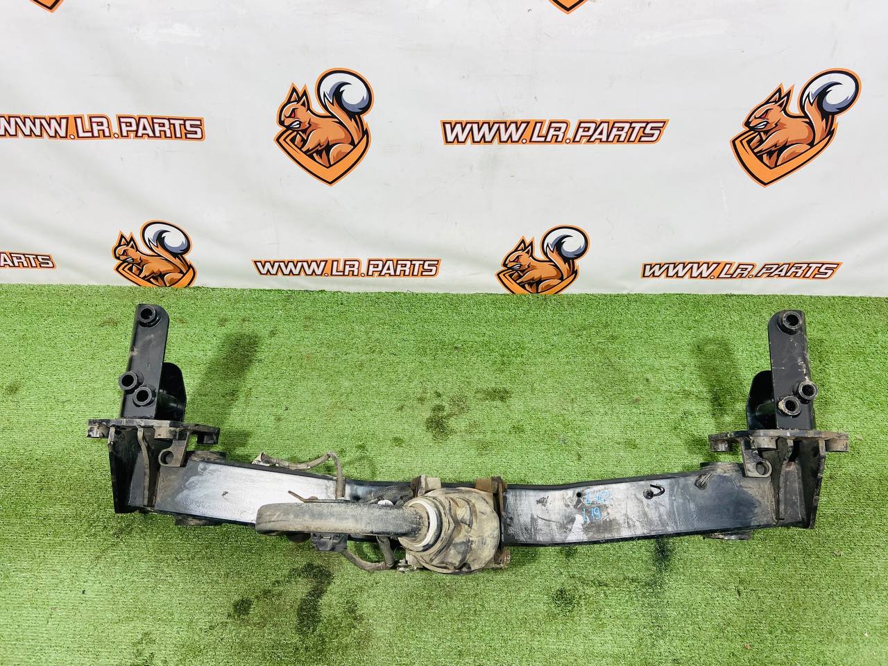 LR143303 Electric tow hitch 2021-, without mechanism Land Rover Discovery 5 L462 (2017-) Used cost € in stock 1 pcs.