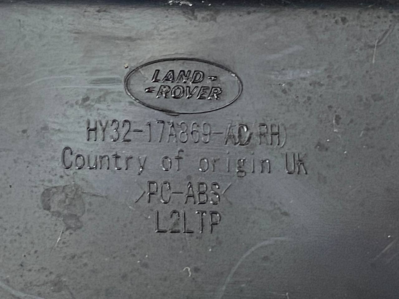 LR146328 Bumper mounting bracket right LAND ROVER DISCOVERY 5 (L462) Used cost 16 € in stock 1 pcs.