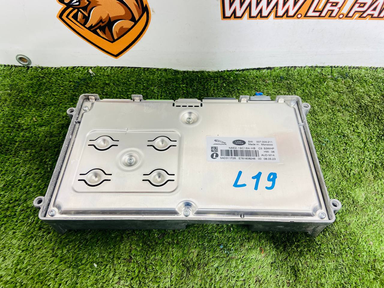 LR171445 AUDIO Amplifier 600 W Land Rover Discovery 5 L462 (2017-) Used cost € in stock 1 pcs.