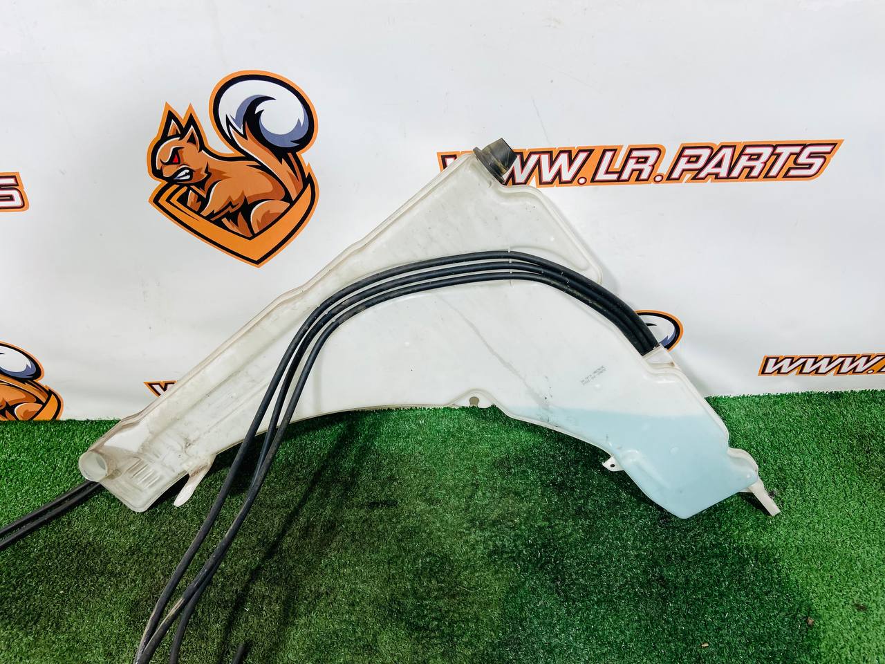 LR175417 Windshield Washer Reservoir for Range Rover Sport L461 (2023-) Used cost 180 € in stock 2 pcs.