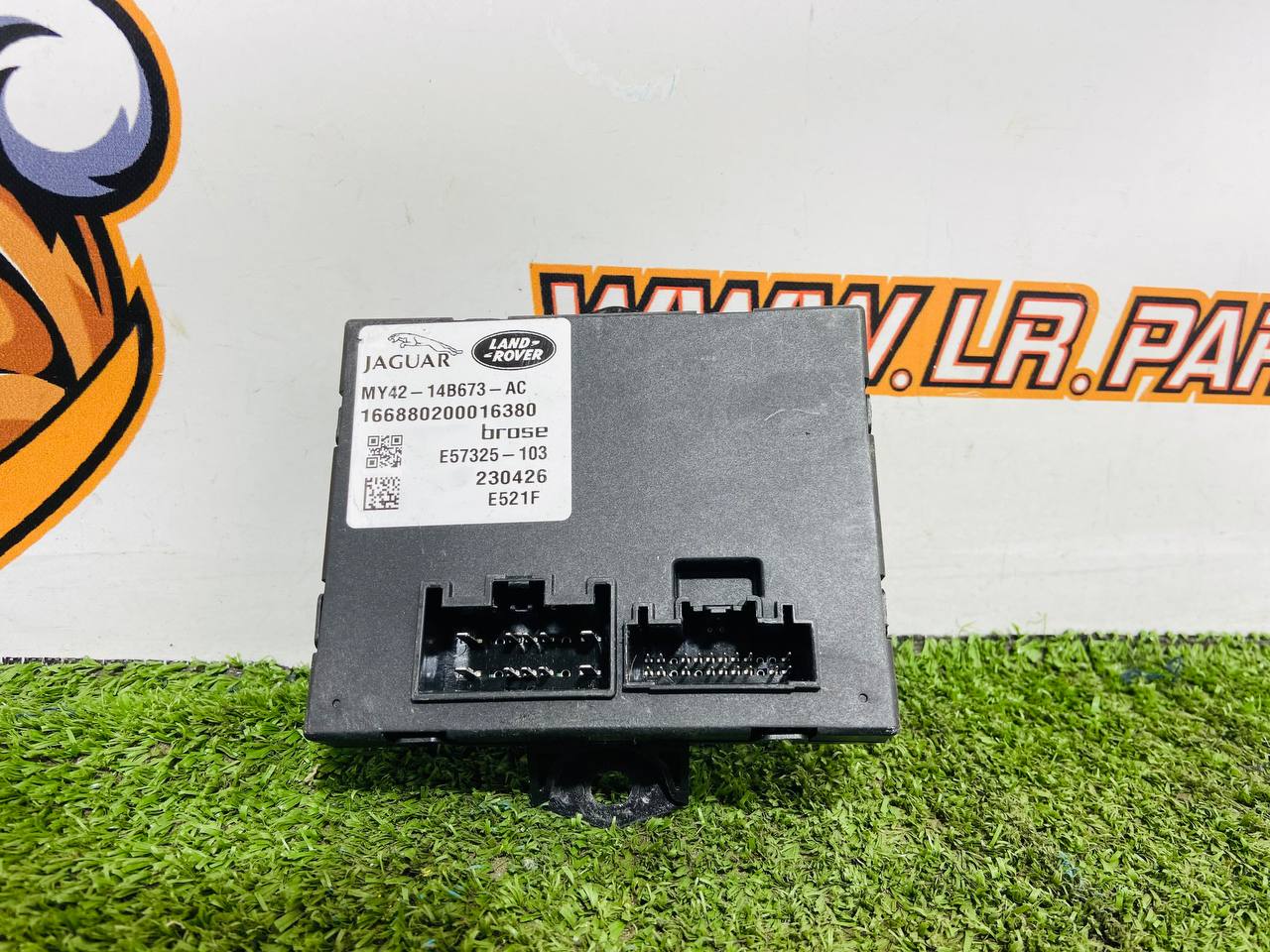 LR178581 Upper rear door control unit Land Rover Discovery 5 L462 (2017-) Used cost € in stock 1 pcs.