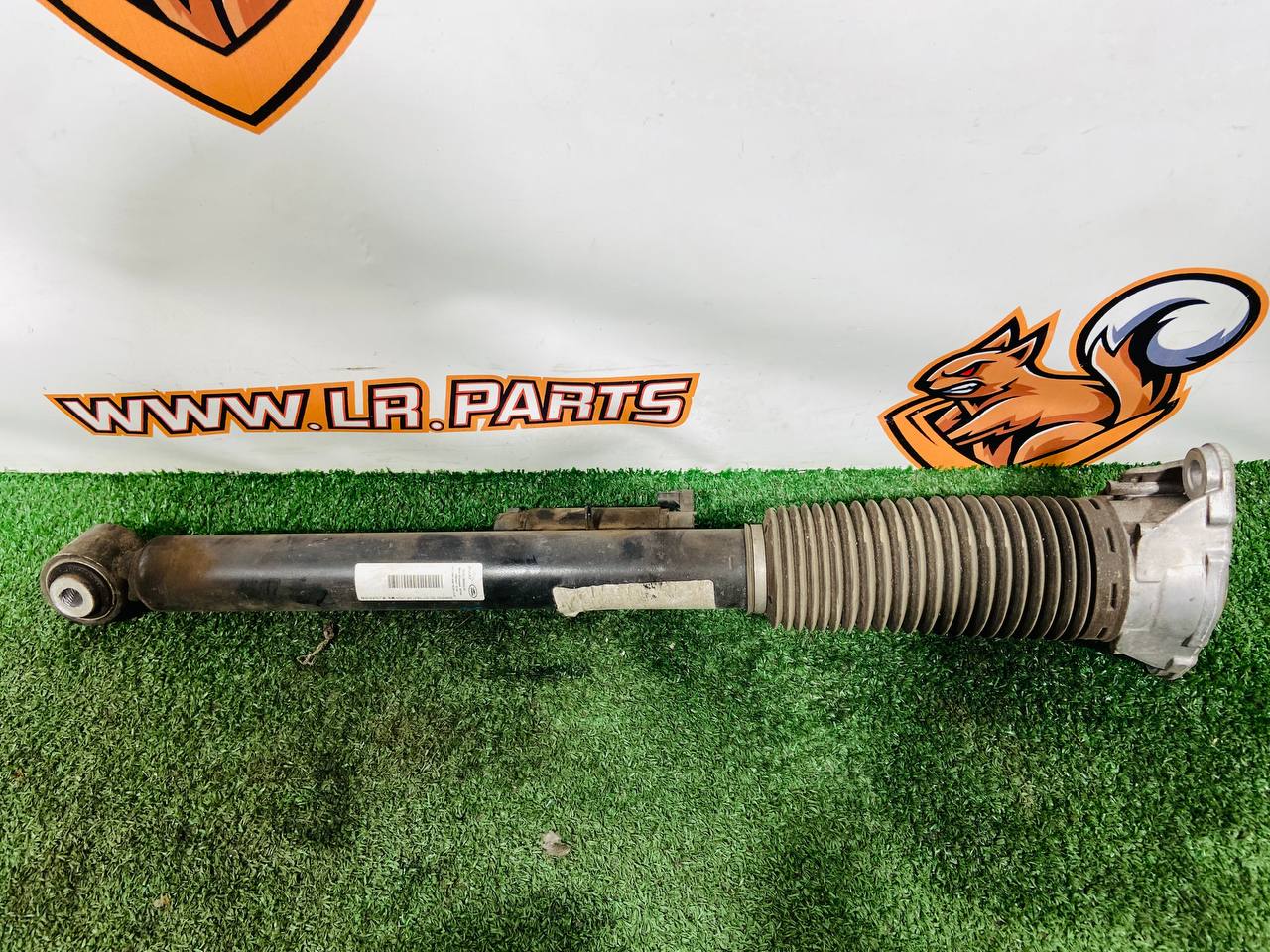 604123476 Rear left shock absorber Range Rover Sport L461 (2023-) Used cost 700 € in stock 2 pcs.