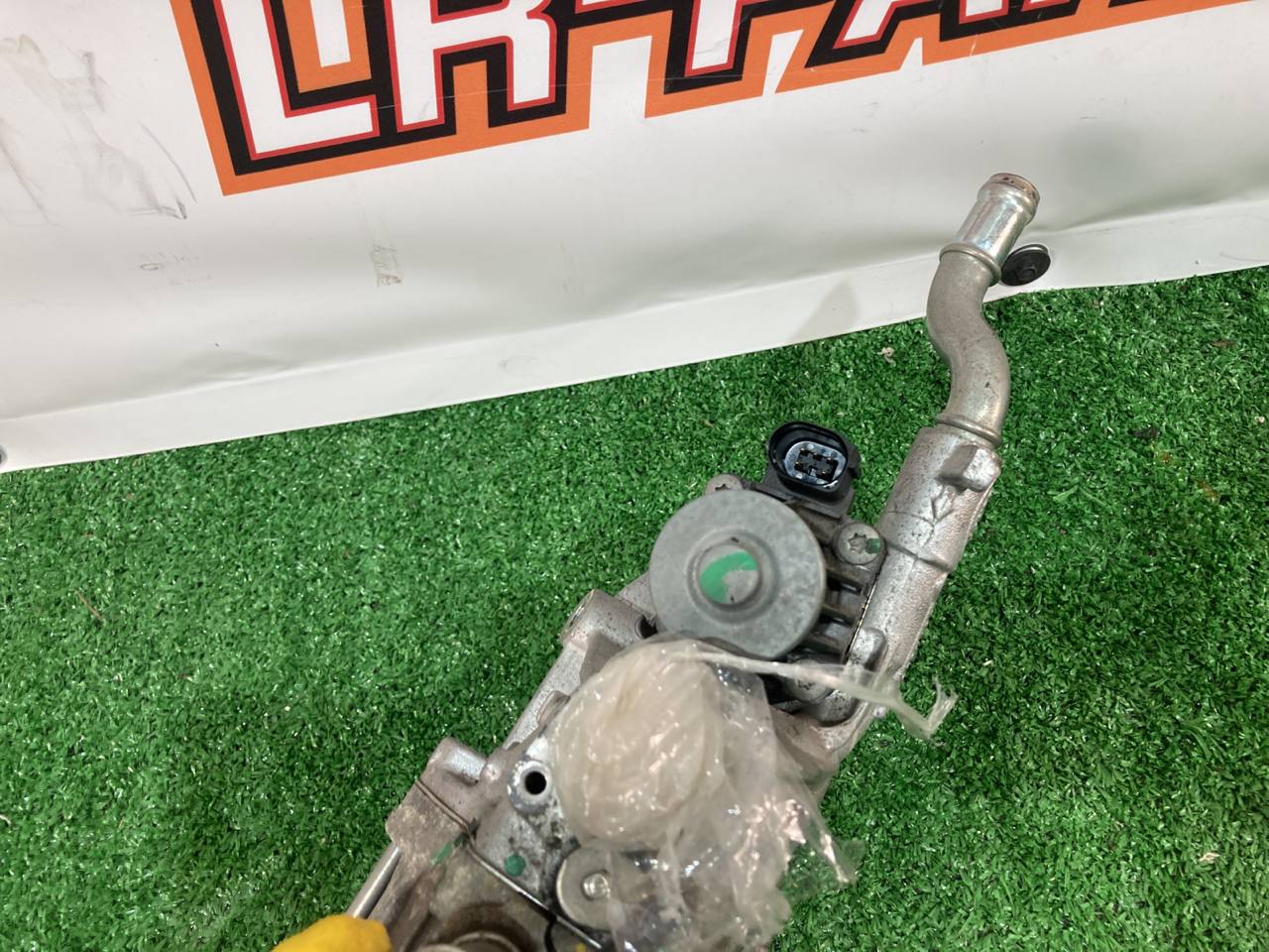 LR063122 Valve EGR right 3.0 TD Range Rover Sport L494 Used cost 150 € in stock 1 pcs.