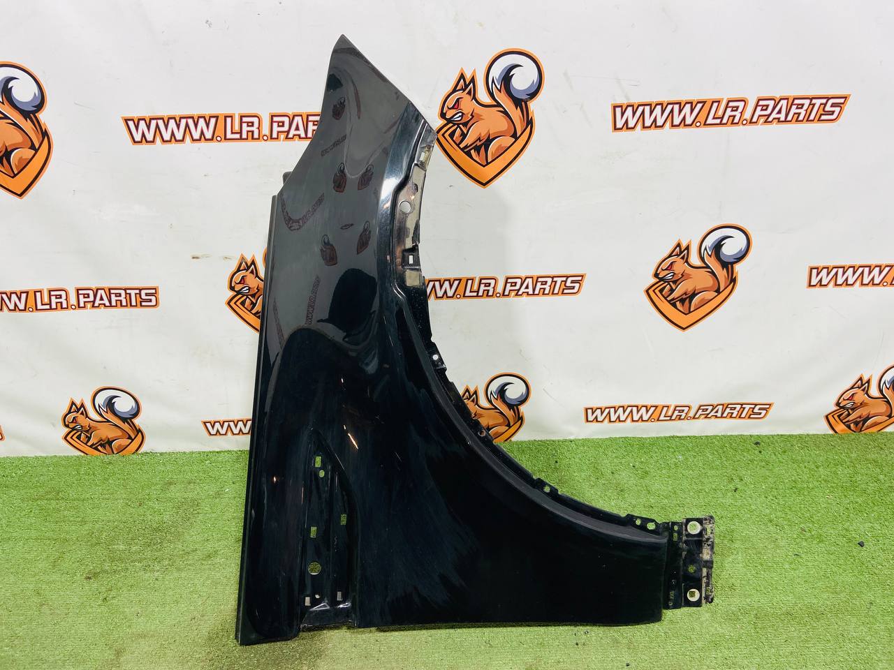 LR080199 Front right wing LAND ROVER DISCOVERY 5 Used - Image 26