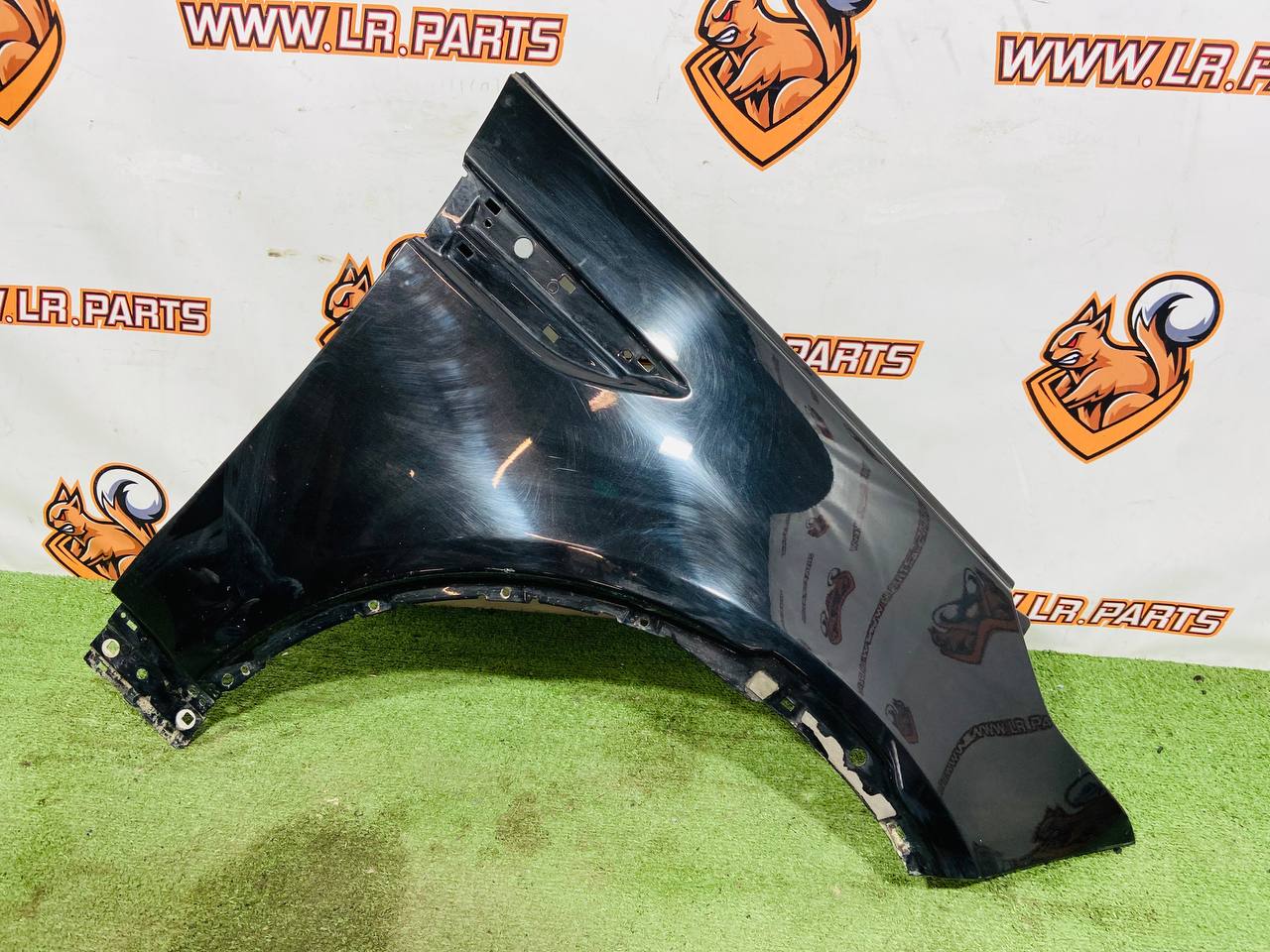 LR080199 Front right wing LAND ROVER DISCOVERY 5 Used - Image 29