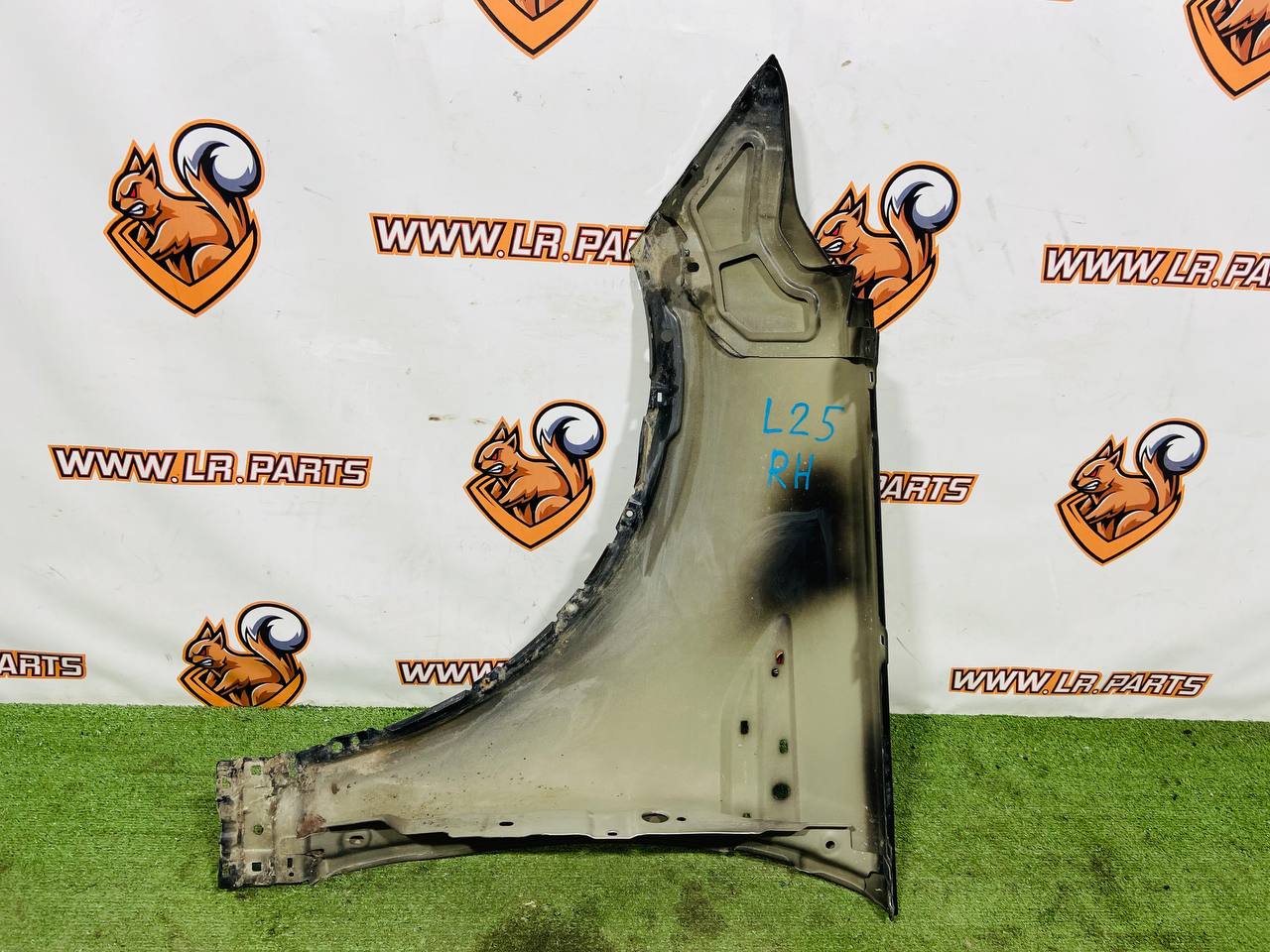 LR080199 Front right wing LAND ROVER DISCOVERY 5 Used - Image 30