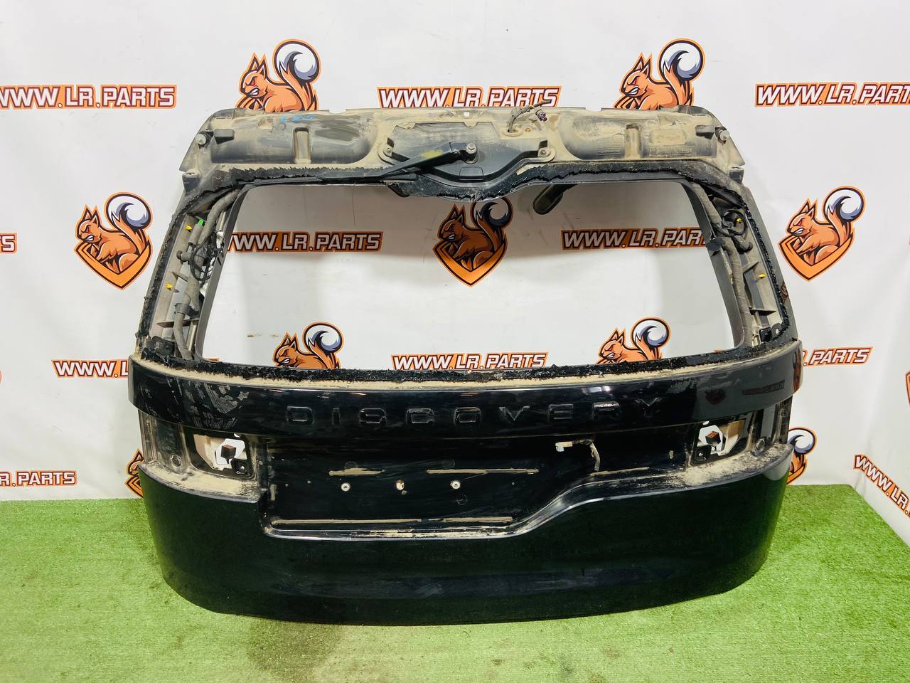 LR080287 Trunk lid without glass for Land Rover Discovery 5 L462 (2017-) Used cost € in stock 1 pcs.