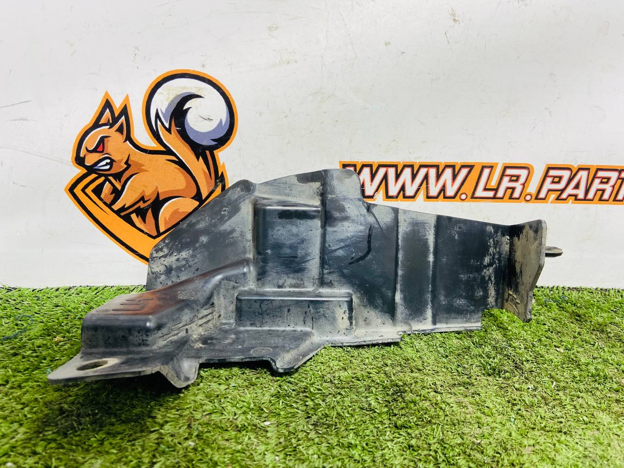 LR082867 Ventilation deflector left Land Rover Discovery 5 L462 (2017-) used - Image 16