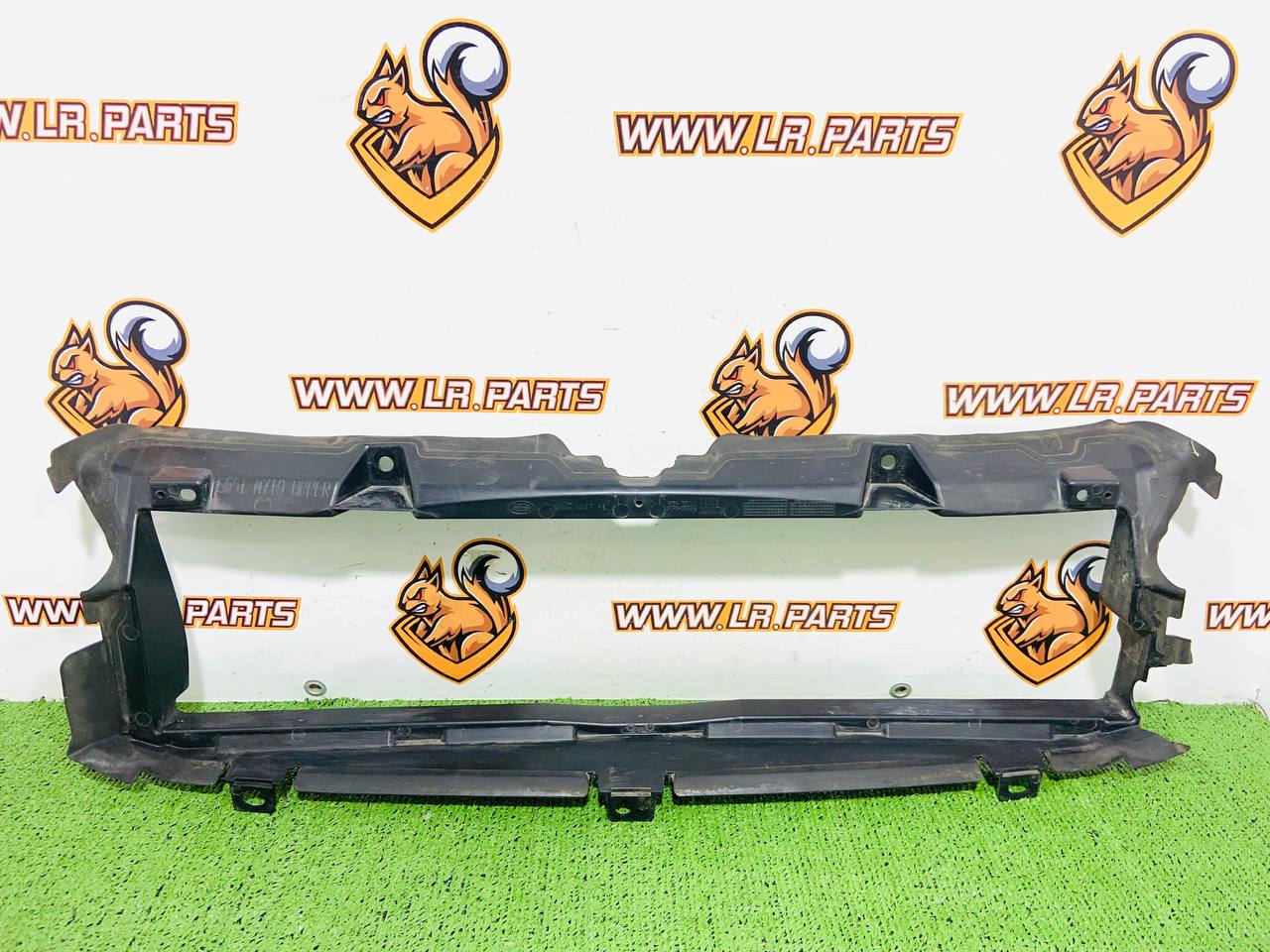 LR114172 Upper ventilation deflector Range Rover Evoque New L551 (2019-) Used cost 110 € in stock 1 pcs.