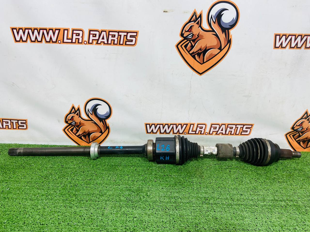 LR135950 Front axle shaft 2.0TD 2.0IE right Land Rover Discovery Sport L550 (2015-) Used cost 330 € in stock 1 pcs.