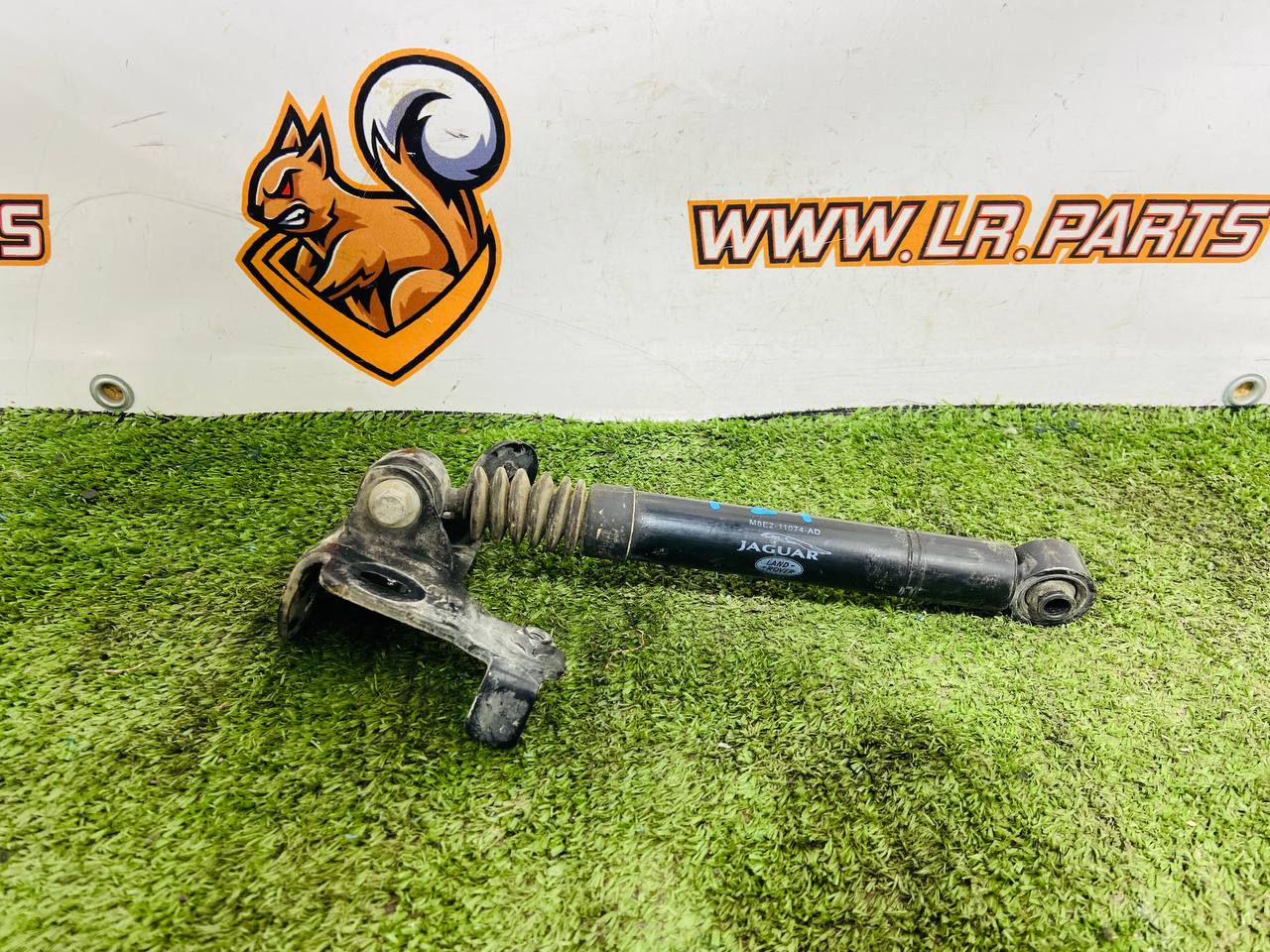 LR141060 Front Engine Shock Absorber for Range Rover Sport L461 (2023-) Used cost € in stock 3 pcs.