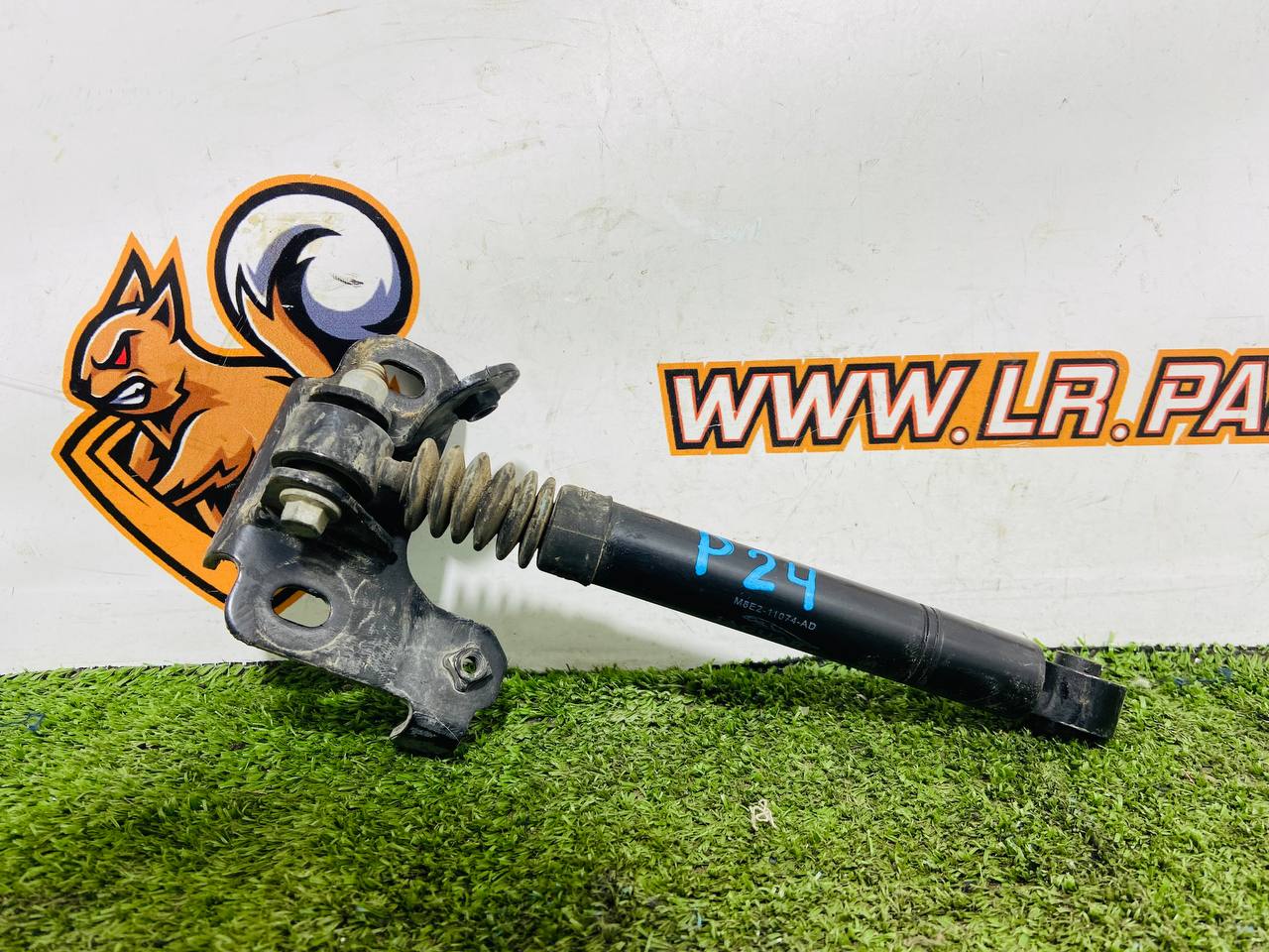 LR141060 Front Engine Shock Absorber for Range Rover Sport L461 (2023-) Used cost € in stock 3 pcs.