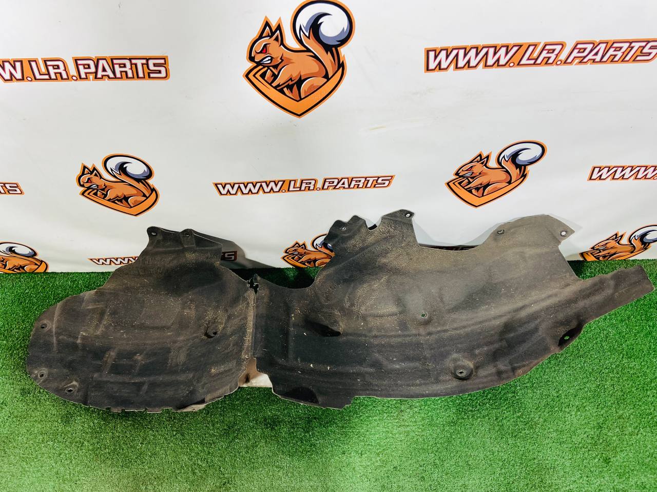 LR151477 Rear left fender Range Rover Sport L461 (2023-) Used cost 126 € in stock 3 pcs.