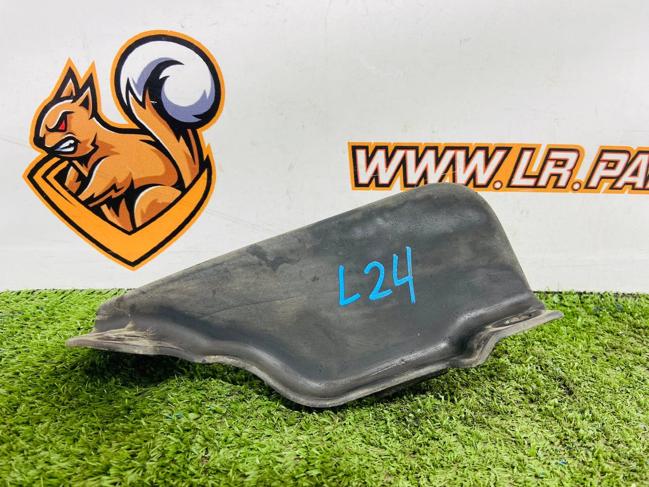 LR151489 Right Ventilation Deflector Range Rover Sport L461 (2023-) Used cost 20 € in stock 1 pcs.