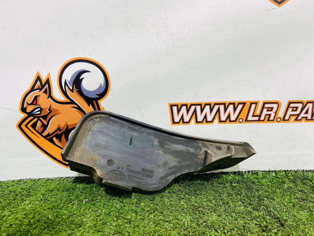 LR151489 Right Ventilation Deflector Range Rover Sport L461 (2023-) Used cost 20 € in stock 1 pcs.