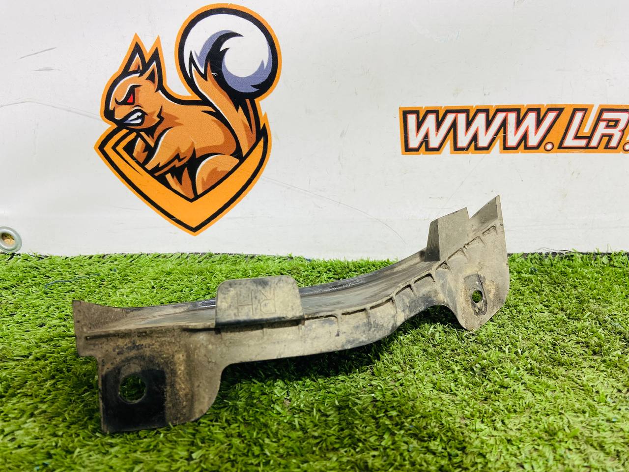 LR151489 Right Ventilation Deflector Range Rover Sport L461 (2023-) Used cost 20 € in stock 1 pcs.