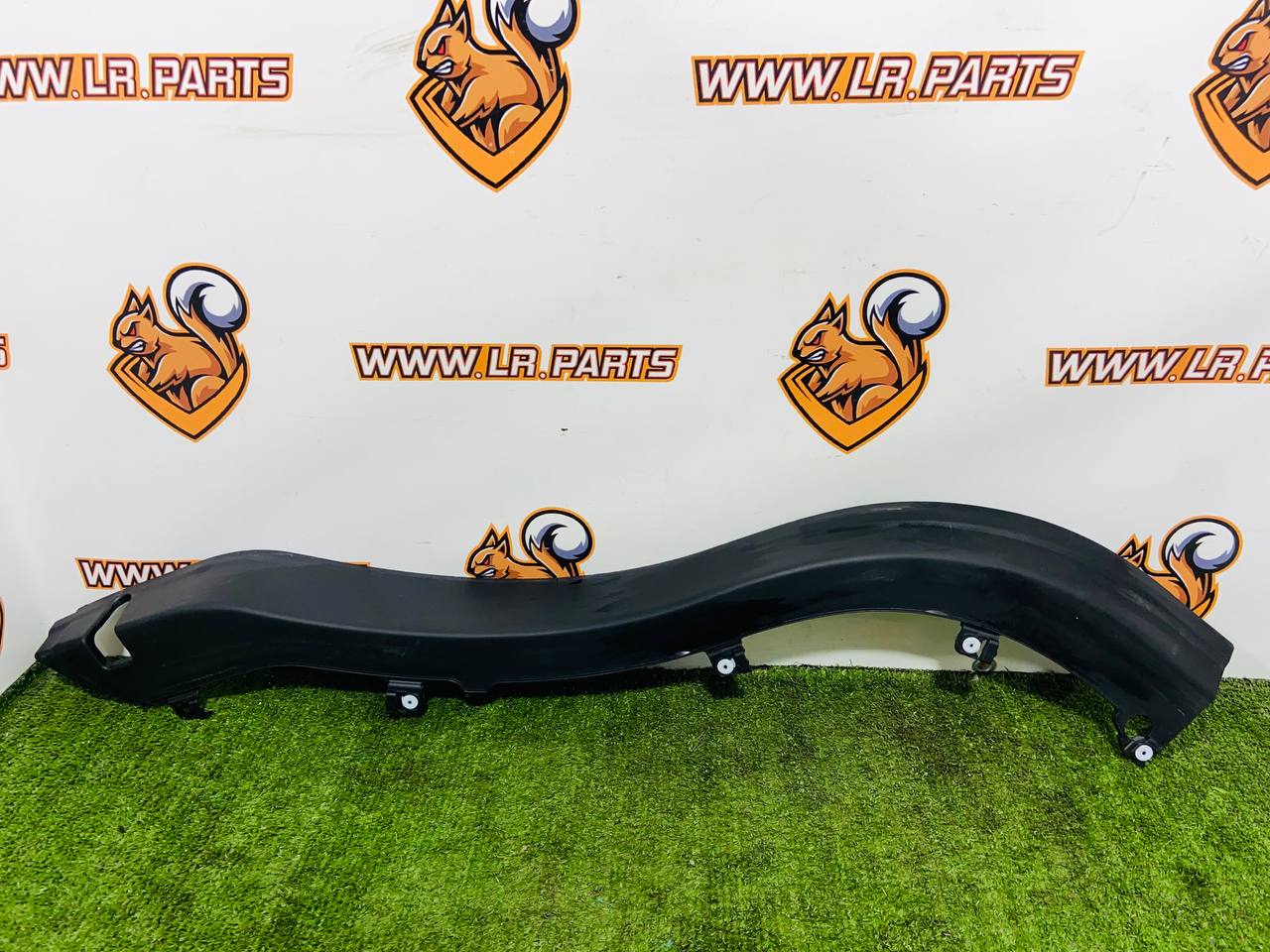 LR151576 Molding of the interior trim for the right rear door of Range Rover Sport L461 (2023-) used cost € in stock 1 pcs.