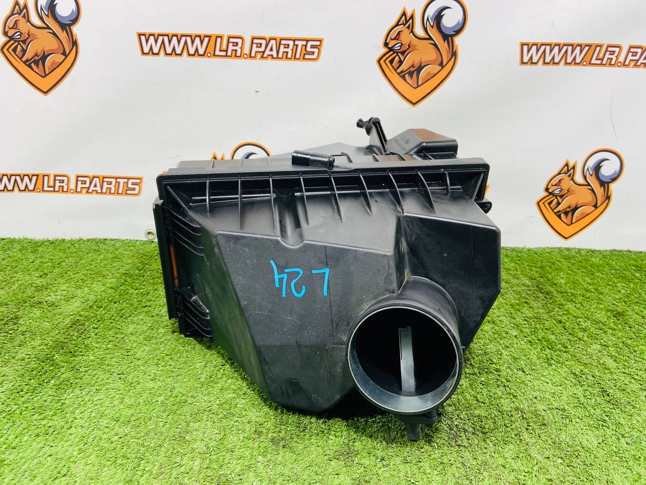 LR152093 Air filter housing left 3.0ie AJ20P6 ingenium Range Rover Sport L461 (2023-) Used cost € in stock 1 pcs.