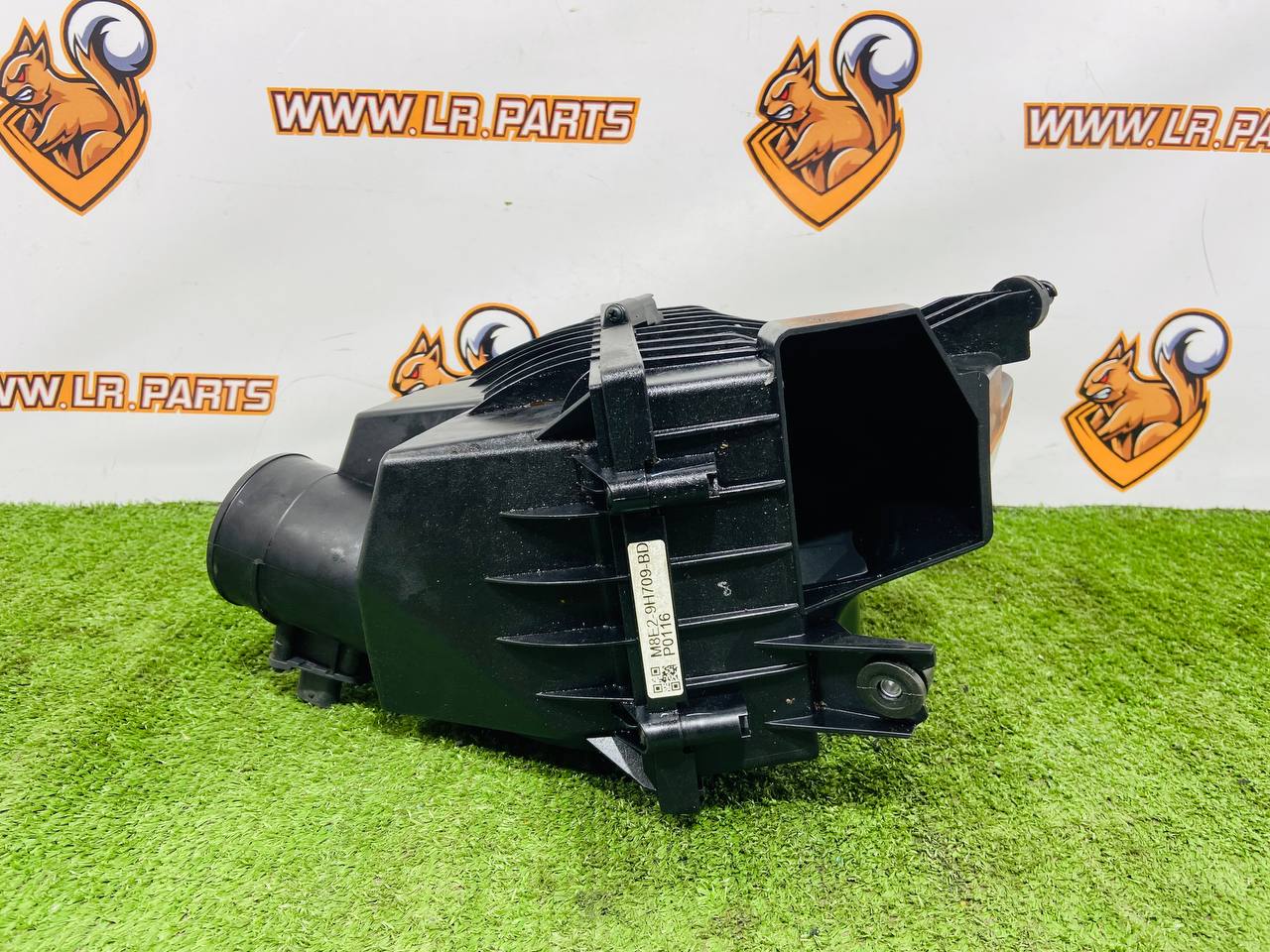 LR152093 Air filter housing left 3.0ie AJ20P6 ingenium Range Rover Sport L461 (2023-) Used cost € in stock 1 pcs.