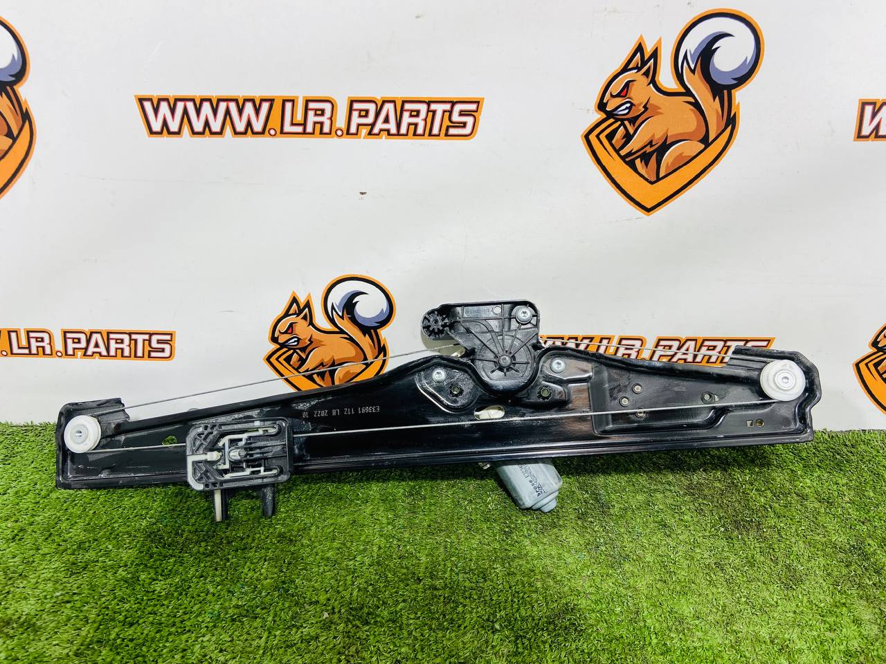 LR153068 Front left window regulator Range Rover Sport L461 (2023-) Used cost 235 € in stock 4 pcs.