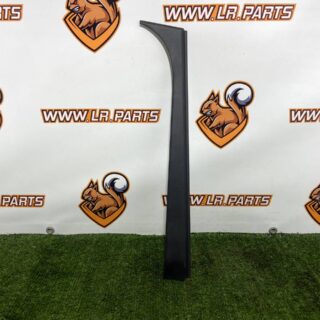 LR153087 Finishing element of the rear left door Range Rover L460 (2023-) used cost  € in stock 1 pcs.