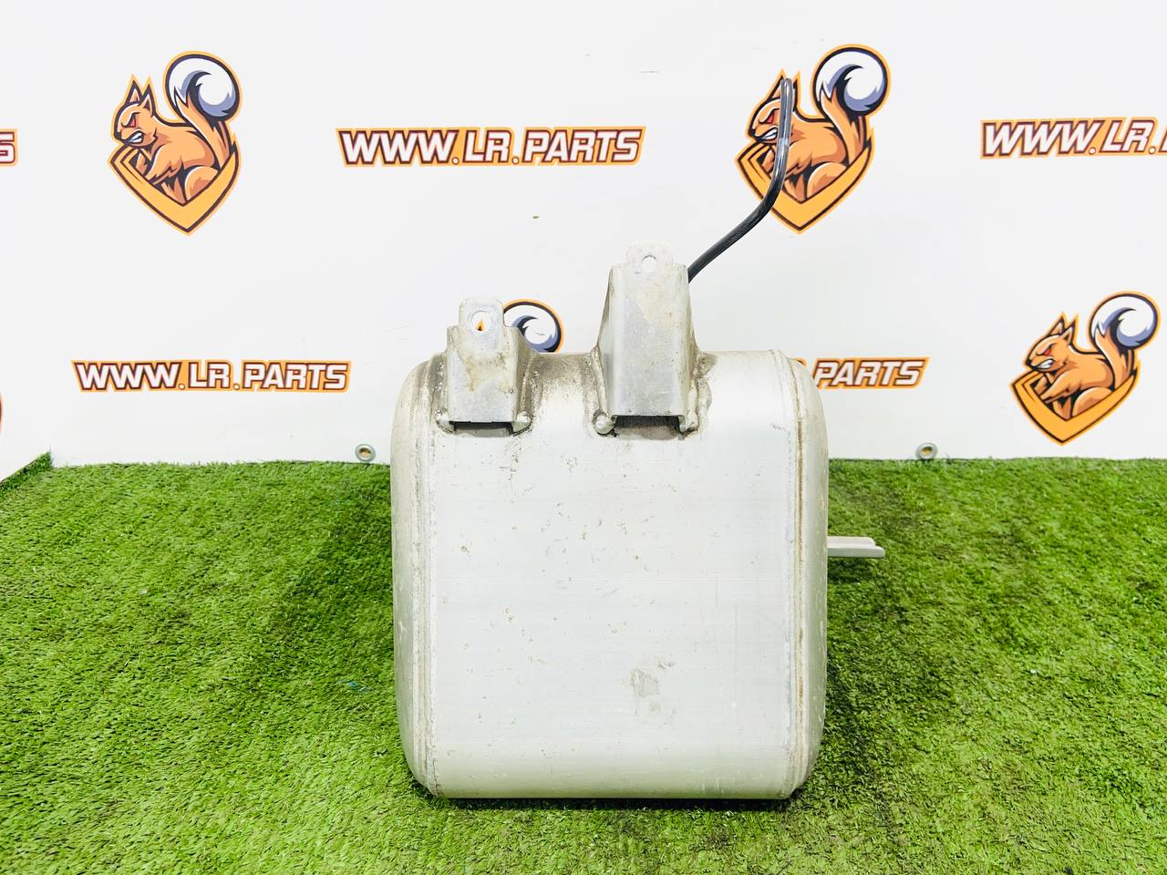 LR153319 Right air suspension tank Range Rover Sport L461 (2023-) Used cost 200 € in stock 2 pcs.