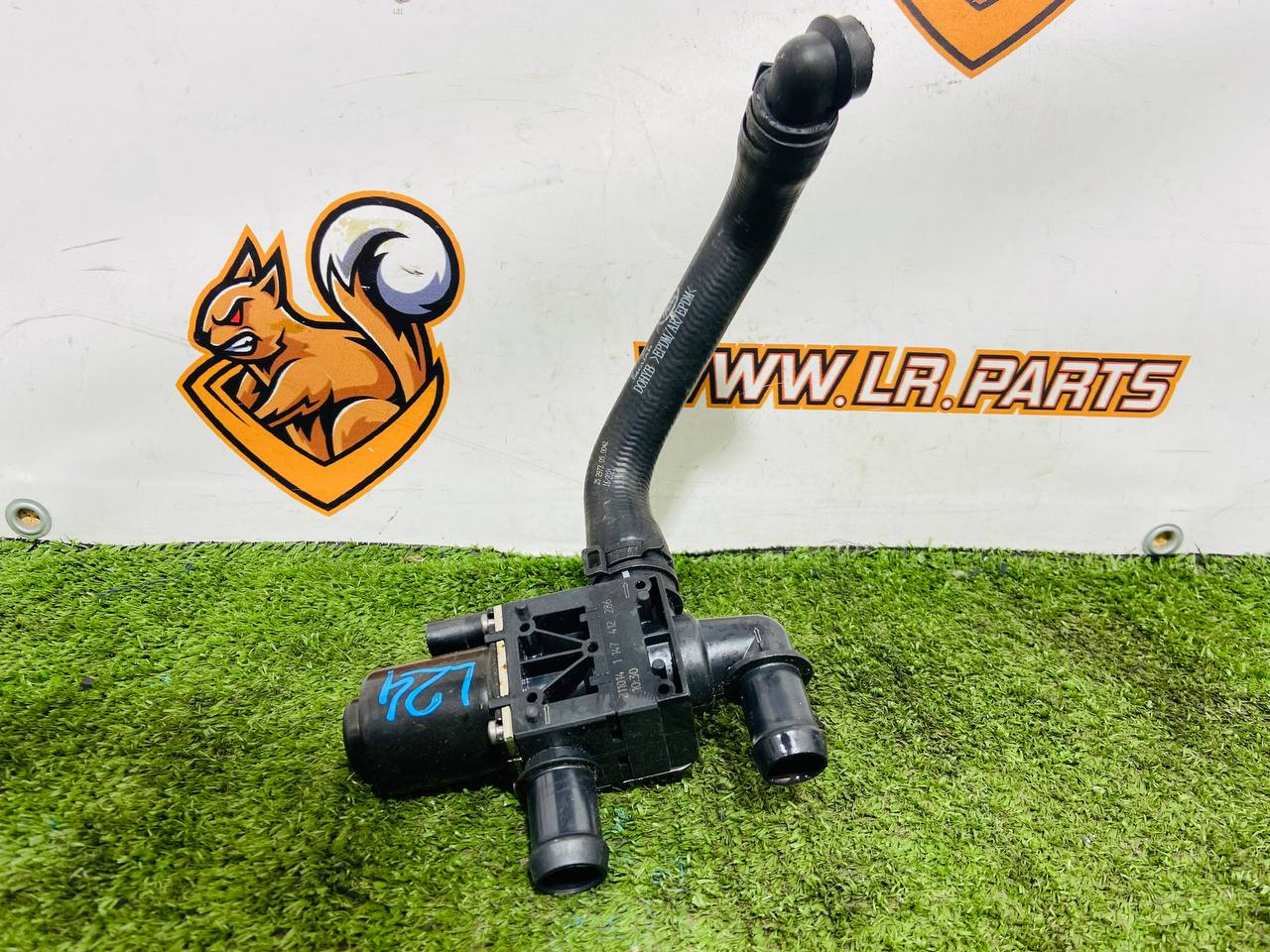 LR153505 Cooling system valve for Range Rover Sport L461 (2023-) Used cost € in stock 1 pcs.