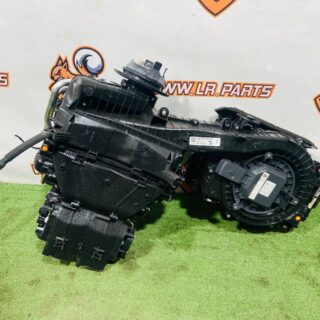 LR153569 Heater assembly for Range Rover Sport L461 (2023-) Used cost  € in stock 1 pcs.