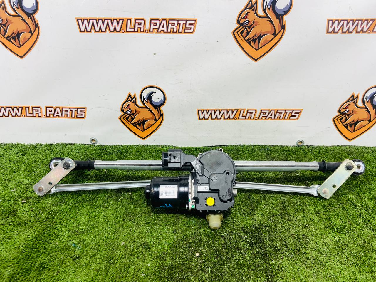 LR154118 Front wiper arm with motor for Range Rover Sport L461 (2023-) Used cost € in stock 1 pcs.