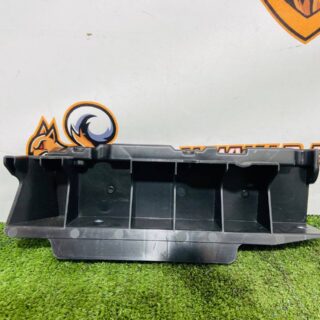 LR154484 Lower spare wheel mounting bracket for Range Rover Sport L461 (2023-) Used cost  € in stock 1 pcs.