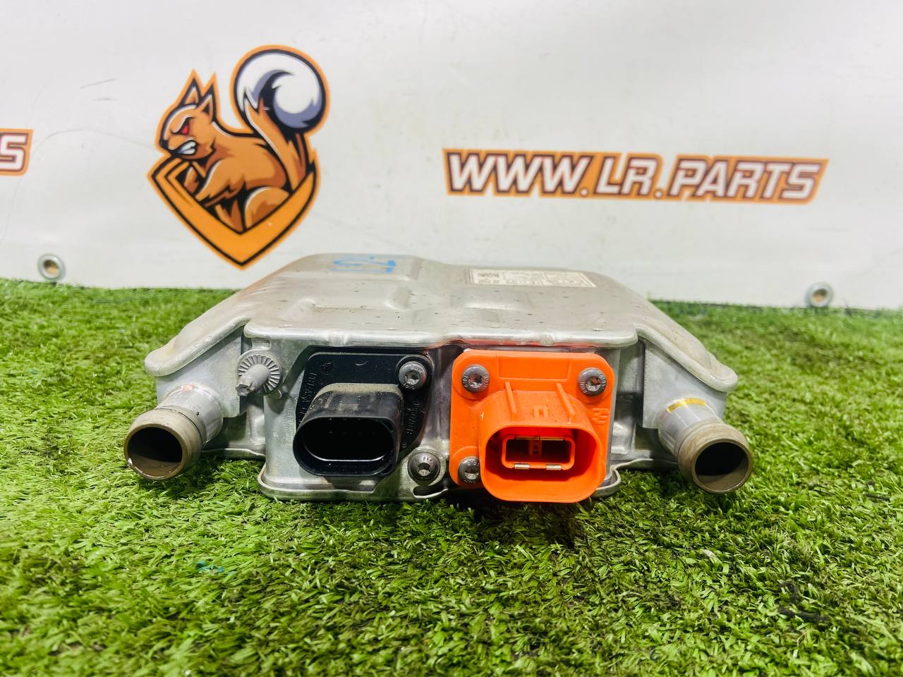 LR157040 Cooling system heater for Range Rover Sport L461 (2023-) Used cost € in stock 1 pcs.