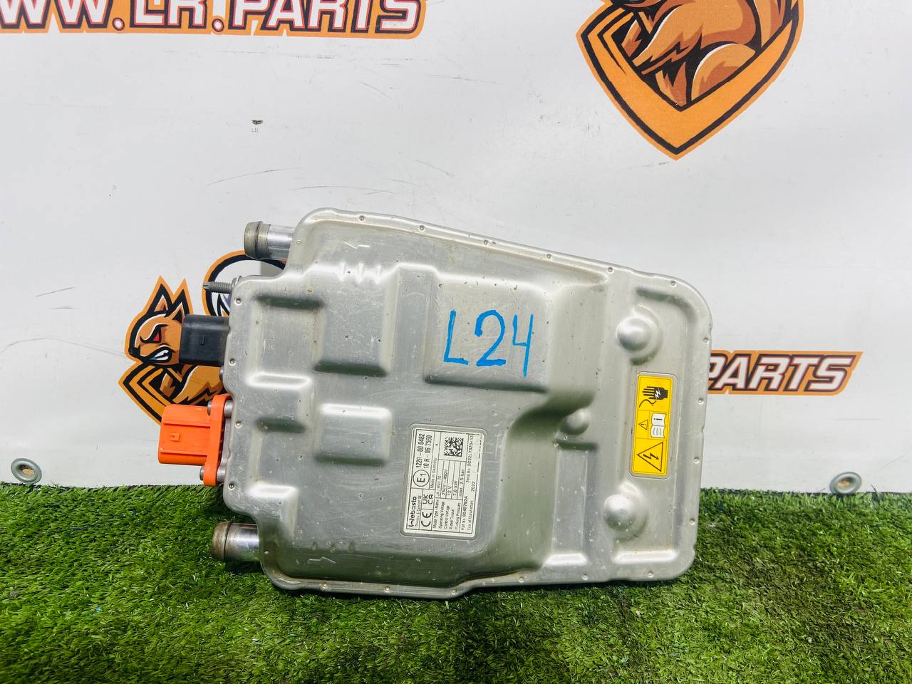 LR157040 Cooling system heater for Range Rover Sport L461 (2023-) Used cost € in stock 1 pcs.