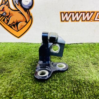 LR157462 Upper right front door hinge for Range Rover Sport L461 (2023-) Used cost  € in stock 1 pcs.